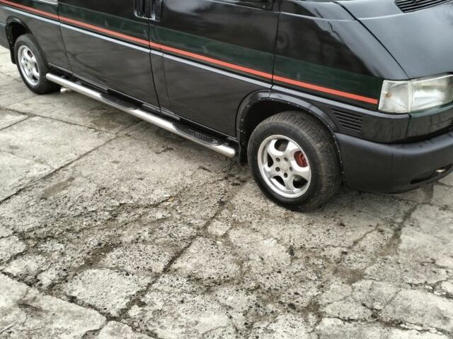 Черный Фольксваген Transporter, объемом двигателя 0 л и пробегом 300 тыс. км за 3700 $, фото 2 на Automoto.ua