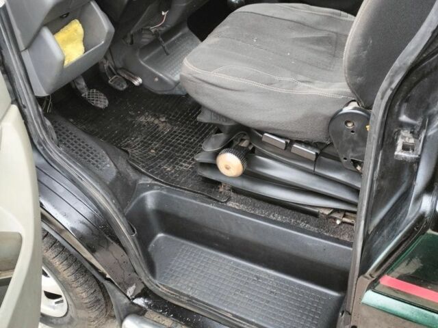 Черный Фольксваген Transporter, объемом двигателя 0 л и пробегом 300 тыс. км за 3700 $, фото 4 на Automoto.ua