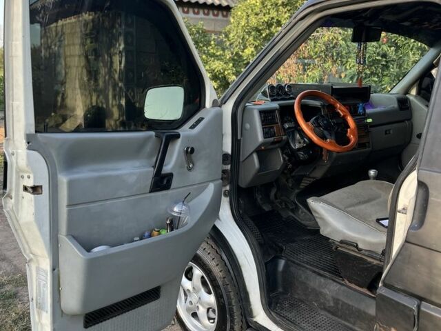 Черный Фольксваген Transporter, объемом двигателя 1.9 л и пробегом 380 тыс. км за 3153 $, фото 6 на Automoto.ua
