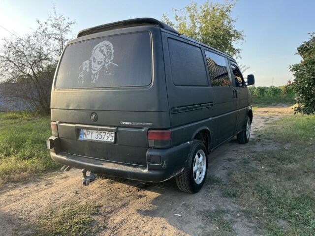 Черный Фольксваген Transporter, объемом двигателя 1.9 л и пробегом 380 тыс. км за 3153 $, фото 2 на Automoto.ua