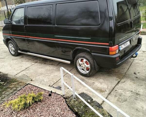 Черный Фольксваген Transporter, объемом двигателя 2.5 л и пробегом 300 тыс. км за 3700 $, фото 2 на Automoto.ua