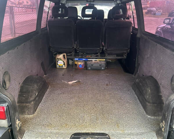 Чорний Фольксваген Transporter, об'ємом двигуна 2.4 л та пробігом 489 тис. км за 5100 $, фото 8 на Automoto.ua