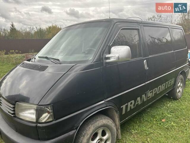 Черный Фольксваген Transporter, объемом двигателя 2.5 л и пробегом 400 тыс. км за 5400 $, фото 1 на Automoto.ua