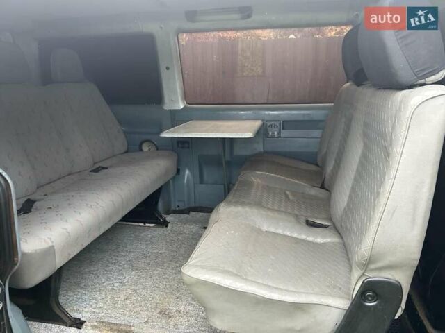 Черный Фольксваген Transporter, объемом двигателя 2.5 л и пробегом 400 тыс. км за 5400 $, фото 11 на Automoto.ua