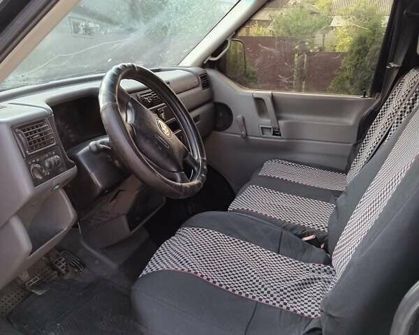 Чорний Фольксваген Transporter, об'ємом двигуна 2.46 л та пробігом 450 тис. км за 5100 $, фото 4 на Automoto.ua