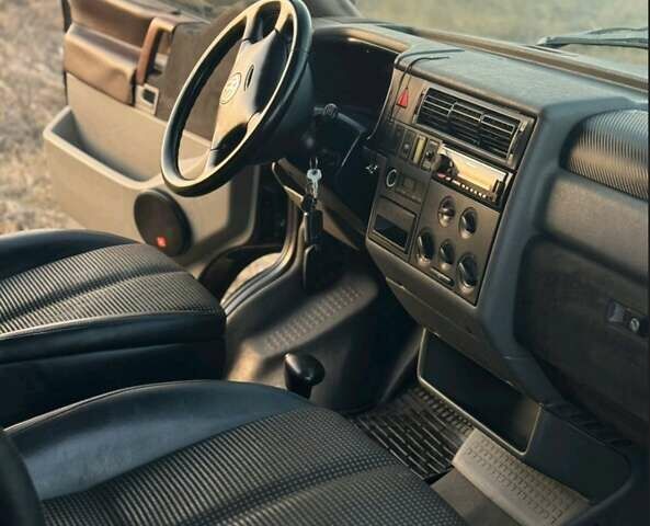 Чорний Фольксваген Transporter, об'ємом двигуна 2.5 л та пробігом 450 тис. км за 5900 $, фото 6 на Automoto.ua