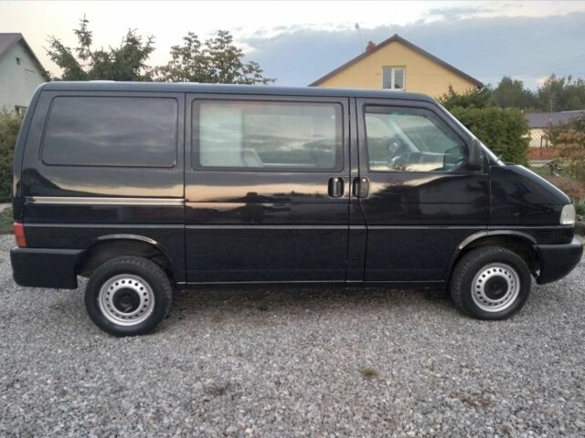 Черный Фольксваген Transporter, объемом двигателя 1.9 л и пробегом 247 тыс. км за 2400 $, фото 4 на Automoto.ua