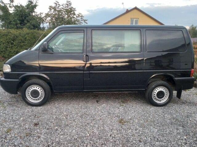 Черный Фольксваген Transporter, объемом двигателя 2.5 л и пробегом 298 тыс. км за 2300 $, фото 1 на Automoto.ua