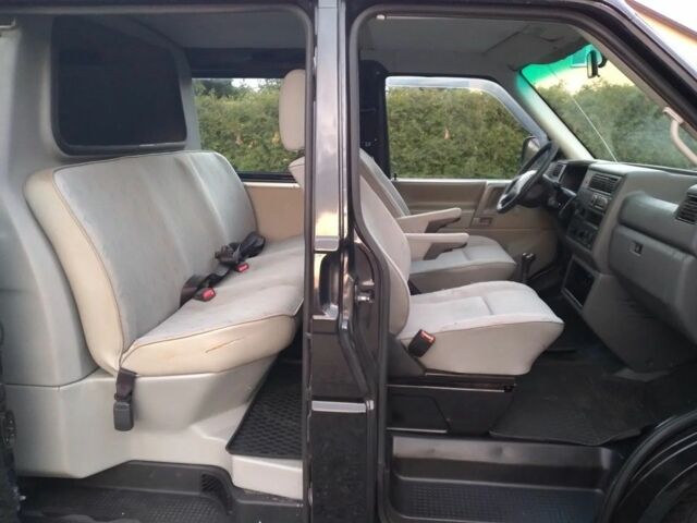 Черный Фольксваген Transporter, объемом двигателя 2.5 л и пробегом 298 тыс. км за 2300 $, фото 4 на Automoto.ua