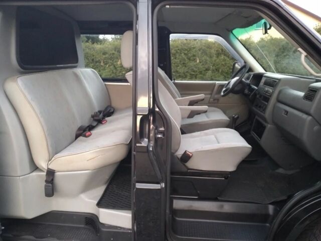 Черный Фольксваген Transporter, объемом двигателя 1.9 л и пробегом 247 тыс. км за 2400 $, фото 8 на Automoto.ua