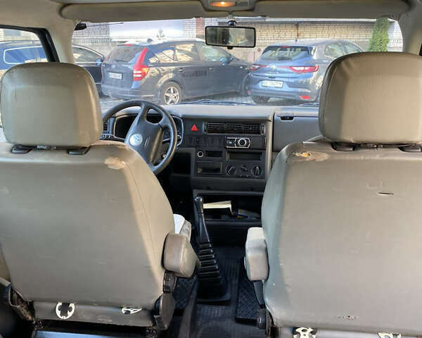 Чорний Фольксваген Transporter, об'ємом двигуна 2.46 л та пробігом 389 тис. км за 6900 $, фото 5 на Automoto.ua