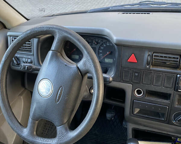 Чорний Фольксваген Transporter, об'ємом двигуна 2.46 л та пробігом 389 тис. км за 6900 $, фото 4 на Automoto.ua