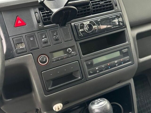 Чорний Фольксваген Transporter, об'ємом двигуна 2.5 л та пробігом 200 тис. км за 2950 $, фото 7 на Automoto.ua