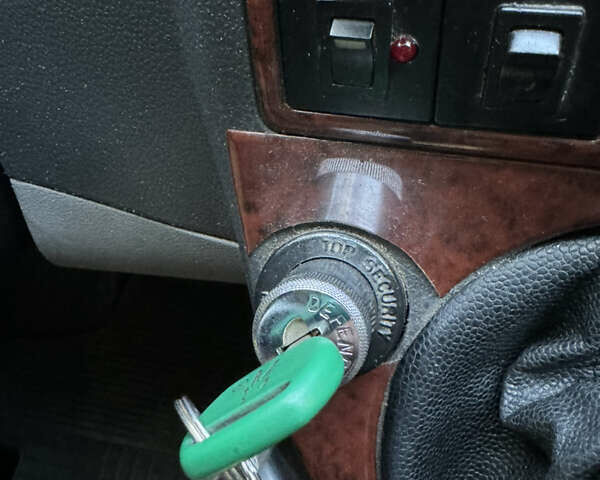 Черный Фольксваген Transporter, объемом двигателя 2.46 л и пробегом 318 тыс. км за 10500 $, фото 89 на Automoto.ua