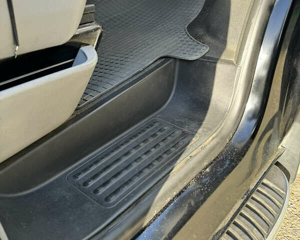 Черный Фольксваген Transporter, объемом двигателя 2.46 л и пробегом 318 тыс. км за 10500 $, фото 44 на Automoto.ua