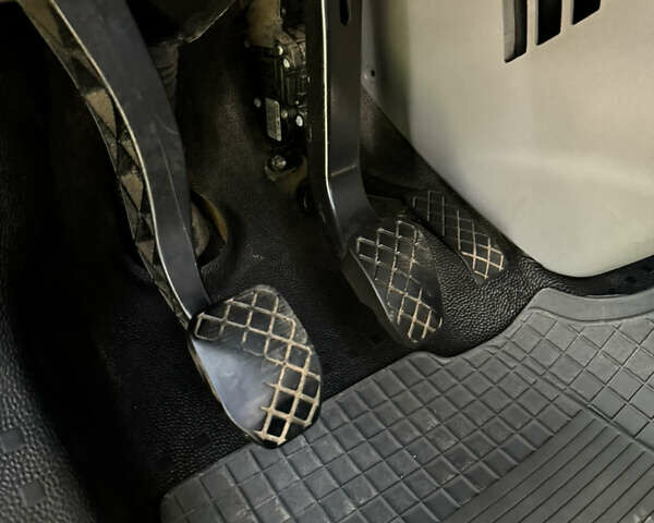 Черный Фольксваген Transporter, объемом двигателя 2.46 л и пробегом 318 тыс. км за 10500 $, фото 64 на Automoto.ua