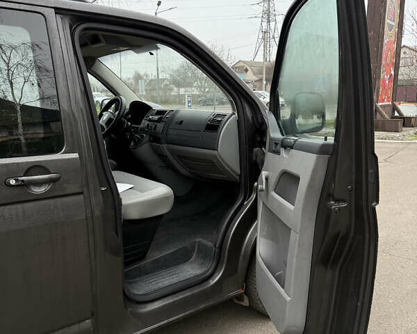 Черный Фольксваген Transporter, объемом двигателя 1.97 л и пробегом 400 тыс. км за 7200 $, фото 9 на Automoto.ua