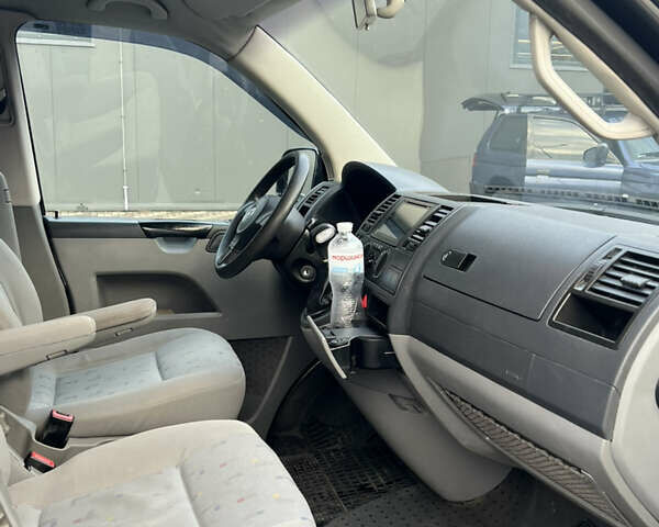 Черный Фольксваген Transporter, объемом двигателя 2.5 л и пробегом 370 тыс. км за 9400 $, фото 10 на Automoto.ua