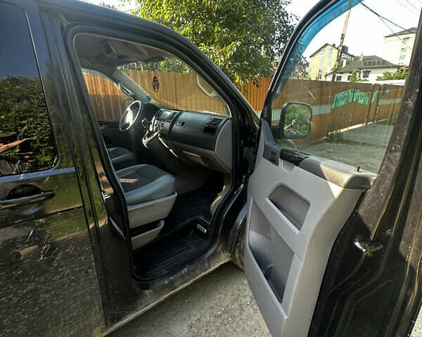 Черный Фольксваген Transporter, объемом двигателя 1.9 л и пробегом 400 тыс. км за 7700 $, фото 4 на Automoto.ua