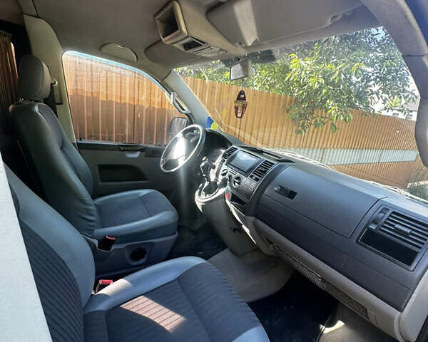 Черный Фольксваген Transporter, объемом двигателя 1.9 л и пробегом 400 тыс. км за 7700 $, фото 3 на Automoto.ua