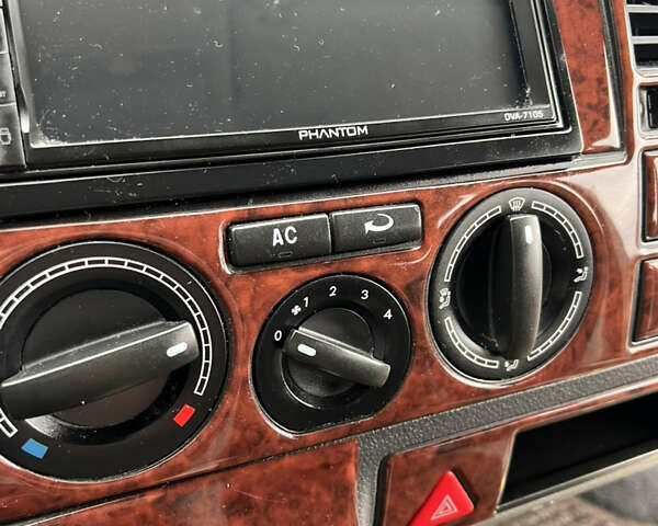 Черный Фольксваген Transporter, объемом двигателя 2.5 л и пробегом 359 тыс. км за 7999 $, фото 33 на Automoto.ua