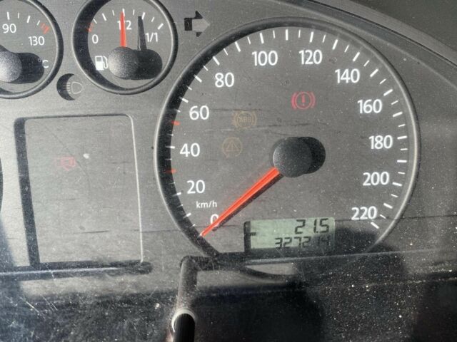 Черный Фольксваген Transporter, объемом двигателя 1.9 л и пробегом 327 тыс. км за 9000 $, фото 2 на Automoto.ua