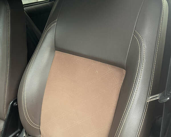 Черный Фольксваген Transporter, объемом двигателя 2.5 л и пробегом 321 тыс. км за 12100 $, фото 12 на Automoto.ua