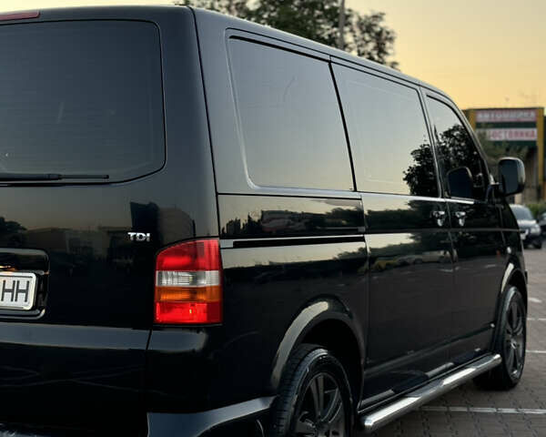 Черный Фольксваген Transporter, объемом двигателя 2.5 л и пробегом 300 тыс. км за 9500 $, фото 3 на Automoto.ua