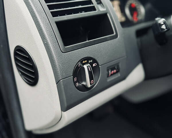 Чорний Фольксваген Transporter, об'ємом двигуна 2 л та пробігом 172 тис. км за 18500 $, фото 20 на Automoto.ua