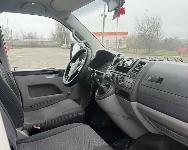 Черный Фольксваген Transporter, объемом двигателя 2 л и пробегом 200 тыс. км за 14513 $, фото 6 на Automoto.ua