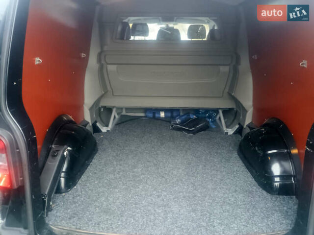Черный Фольксваген Transporter, объемом двигателя 0 л и пробегом 236 тыс. км за 21900 $, фото 10 на Automoto.ua