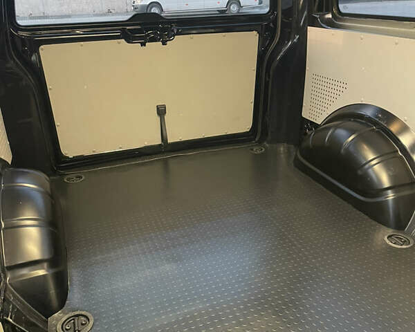 Черный Фольксваген Transporter, объемом двигателя 2 л и пробегом 282 тыс. км за 23900 $, фото 31 на Automoto.ua