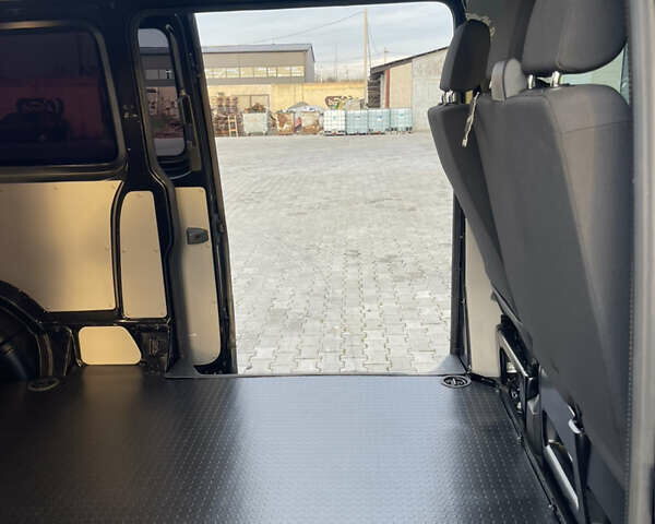 Черный Фольксваген Transporter, объемом двигателя 2 л и пробегом 282 тыс. км за 23900 $, фото 24 на Automoto.ua