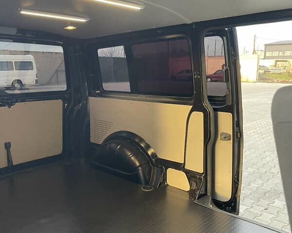 Черный Фольксваген Transporter, объемом двигателя 2 л и пробегом 282 тыс. км за 23900 $, фото 25 на Automoto.ua