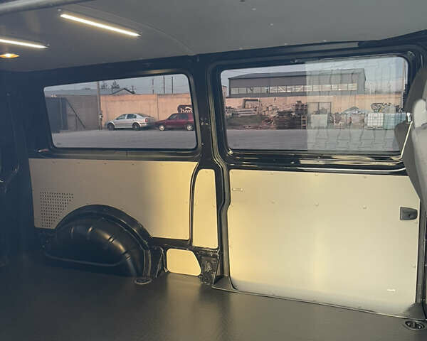 Черный Фольксваген Transporter, объемом двигателя 2 л и пробегом 282 тыс. км за 23900 $, фото 26 на Automoto.ua