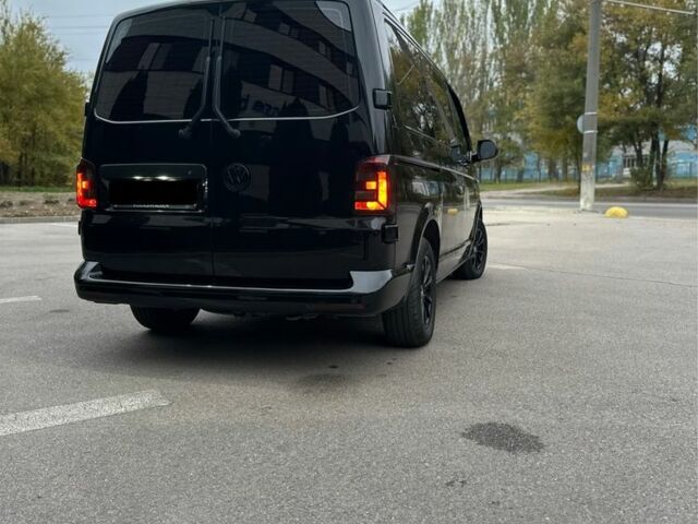 Черный Фольксваген Transporter, объемом двигателя 2 л и пробегом 321 тыс. км за 26499 $, фото 5 на Automoto.ua