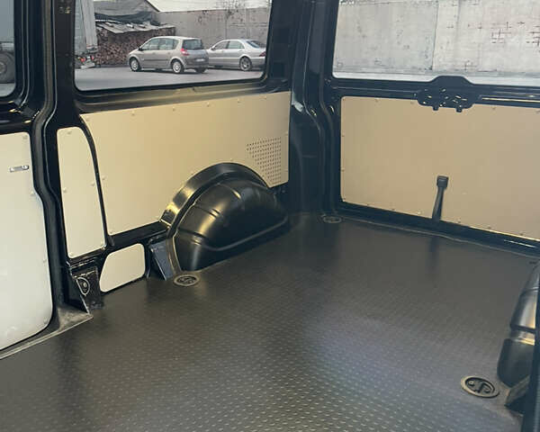 Черный Фольксваген Transporter, объемом двигателя 2 л и пробегом 282 тыс. км за 23900 $, фото 30 на Automoto.ua