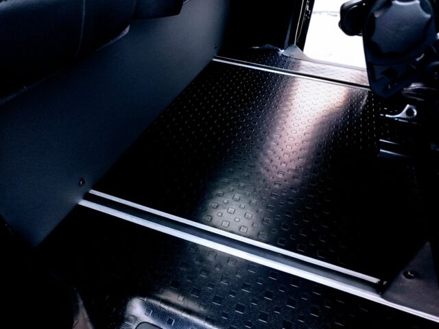 Черный Фольксваген Transporter, объемом двигателя 2 л и пробегом 254 тыс. км за 26999 $, фото 15 на Automoto.ua