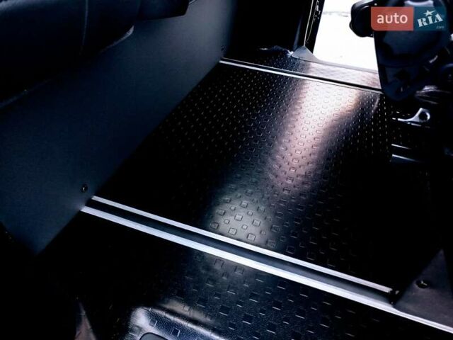 Черный Фольксваген Transporter, объемом двигателя 1.97 л и пробегом 254 тыс. км за 27500 $, фото 31 на Automoto.ua