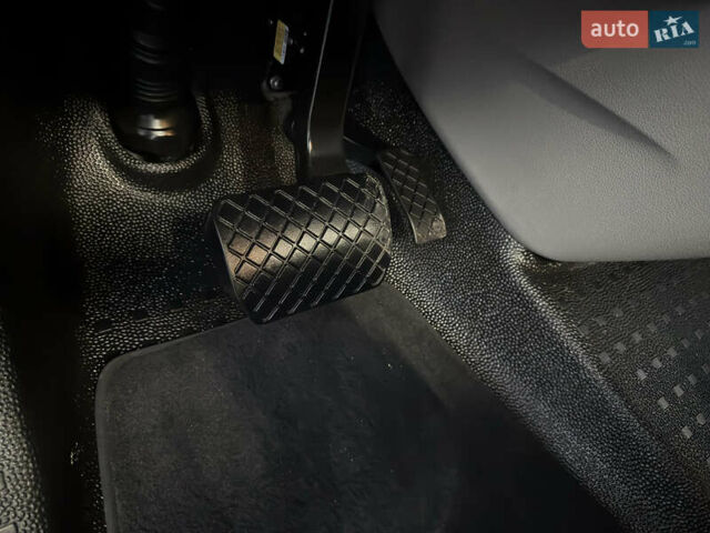 Черный Фольксваген Transporter, объемом двигателя 1.97 л и пробегом 221 тыс. км за 29350 $, фото 51 на Automoto.ua