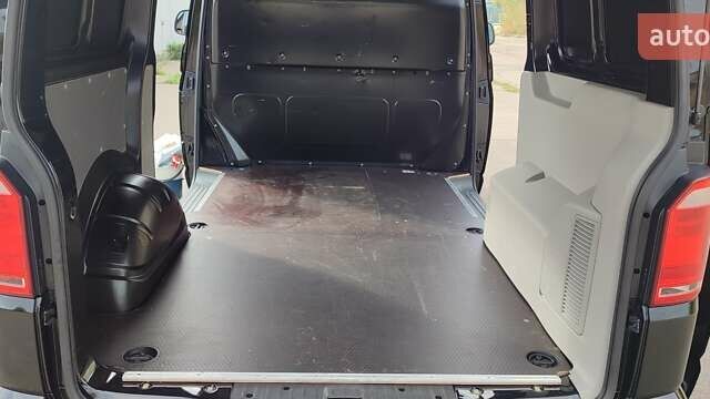 Чорний Фольксваген Transporter, об'ємом двигуна 2 л та пробігом 291 тис. км за 19900 $, фото 22 на Automoto.ua
