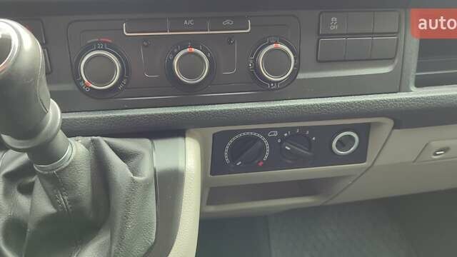 Чорний Фольксваген Transporter, об'ємом двигуна 2 л та пробігом 291 тис. км за 19900 $, фото 17 на Automoto.ua