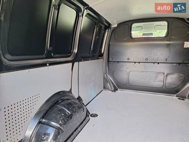 Черный Фольксваген Transporter, объемом двигателя 1.97 л и пробегом 203 тыс. км за 24950 $, фото 25 на Automoto.ua