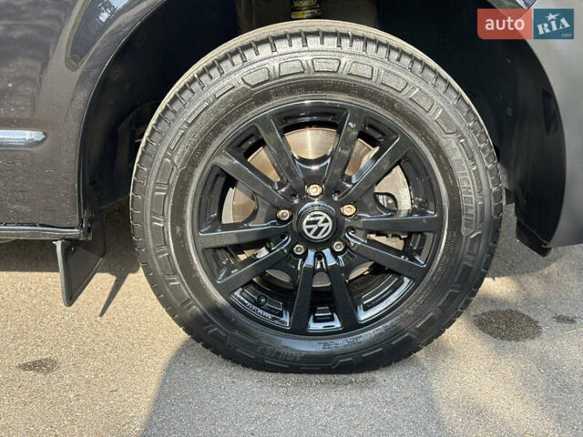 Черный Фольксваген Transporter, объемом двигателя 2 л и пробегом 210 тыс. км за 24800 $, фото 19 на Automoto.ua