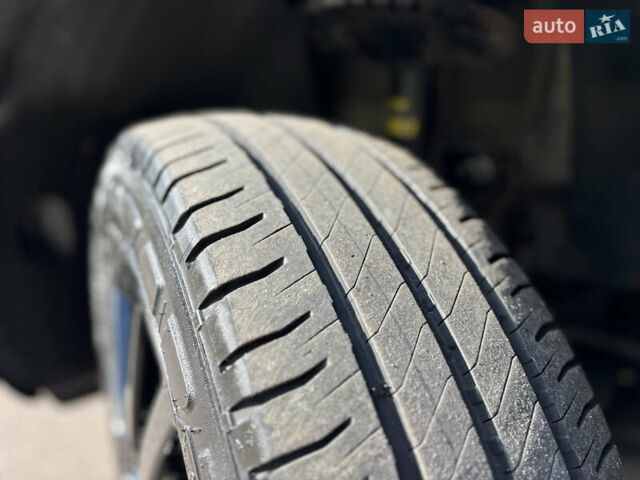 Черный Фольксваген Transporter, объемом двигателя 2 л и пробегом 210 тыс. км за 24800 $, фото 38 на Automoto.ua