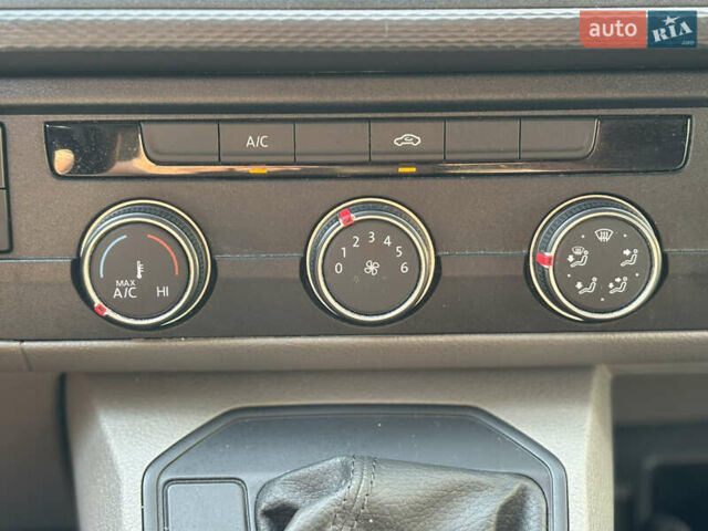 Черный Фольксваген Transporter, объемом двигателя 2 л и пробегом 210 тыс. км за 24800 $, фото 44 на Automoto.ua