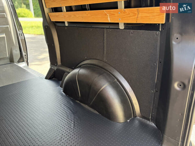Черный Фольксваген Transporter, объемом двигателя 2 л и пробегом 210 тыс. км за 24800 $, фото 22 на Automoto.ua