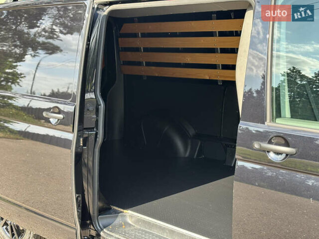 Черный Фольксваген Transporter, объемом двигателя 2 л и пробегом 210 тыс. км за 24800 $, фото 24 на Automoto.ua