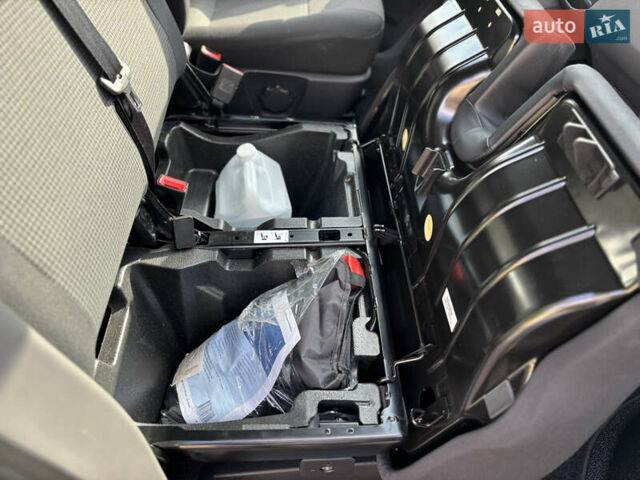 Черный Фольксваген Transporter, объемом двигателя 2 л и пробегом 210 тыс. км за 24800 $, фото 31 на Automoto.ua