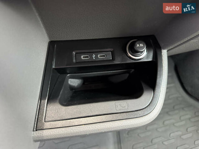 Чорний Фольксваген Transporter, об'ємом двигуна 2 л та пробігом 219 тис. км за 29900 $, фото 46 на Automoto.ua